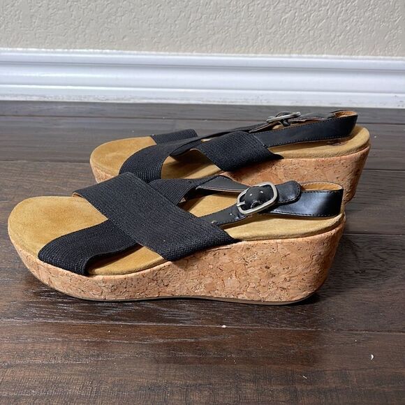 MICHELLE D BLACK WEDGE SANDAL SIZE 10 - Picture 5 of 8